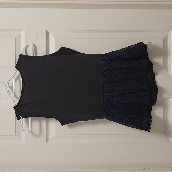 Lace top with ruffles - Picture 4 of 5